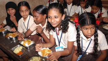 noon_meal_scheme_4_20110714_1962678494