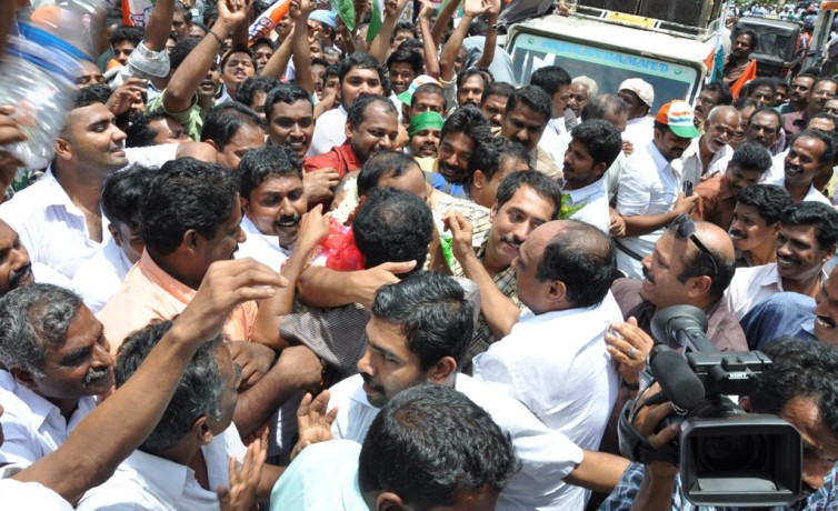 vd_satheesan_mla_elecetion_pictures_2011_4_20110925_1572256515